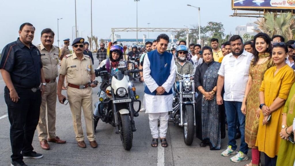 Maharashtra Cabinet Minister Shri Deepak Kesarkar flags off Road Safety Rally in Mumbai