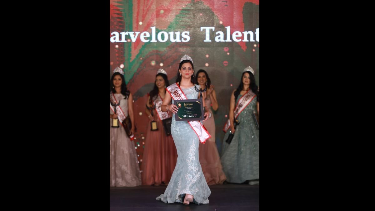 Kavita Kaushal won the title of “Marvelous Mrs. India Talented 2024