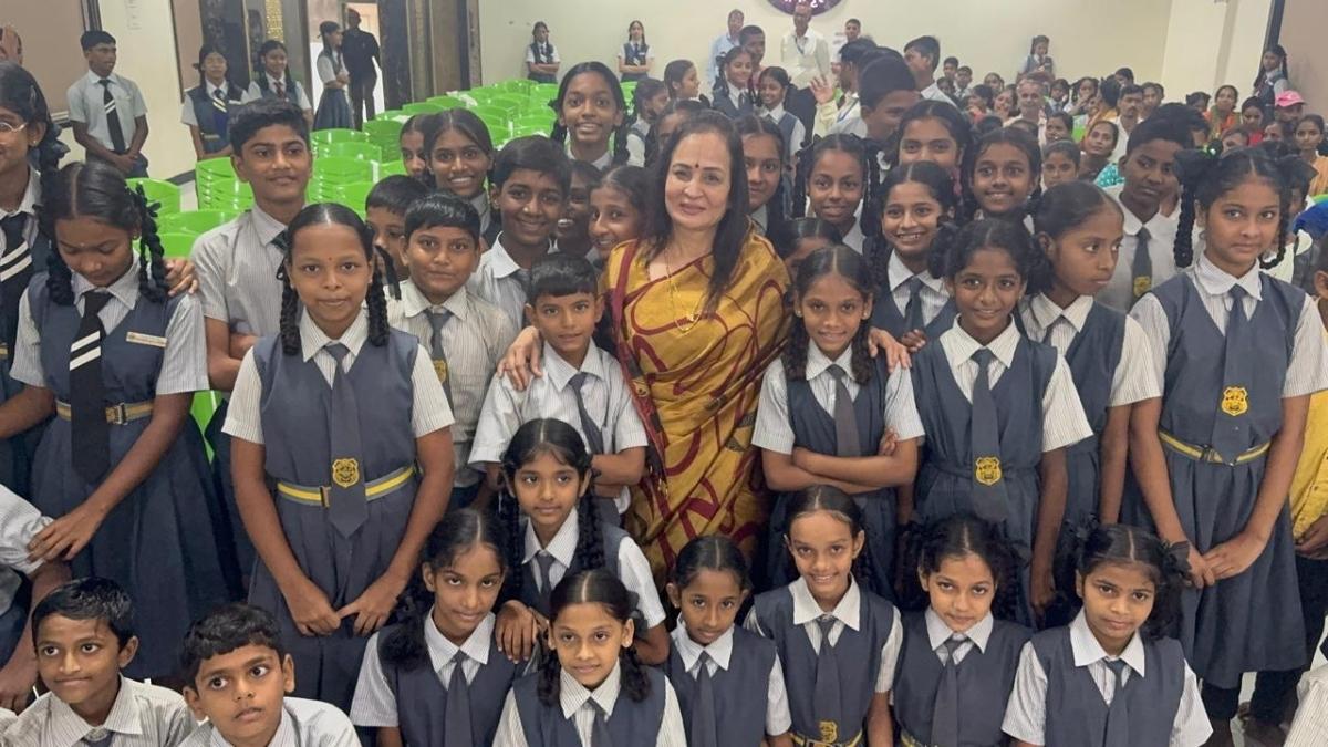 Mukkti Foundation and Smita Thackeray Launch Free Kala & Natya Workshop for Underprivileged Children